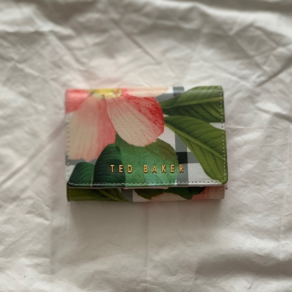 Ted Baker wallet.  4.5 x 3. Like new